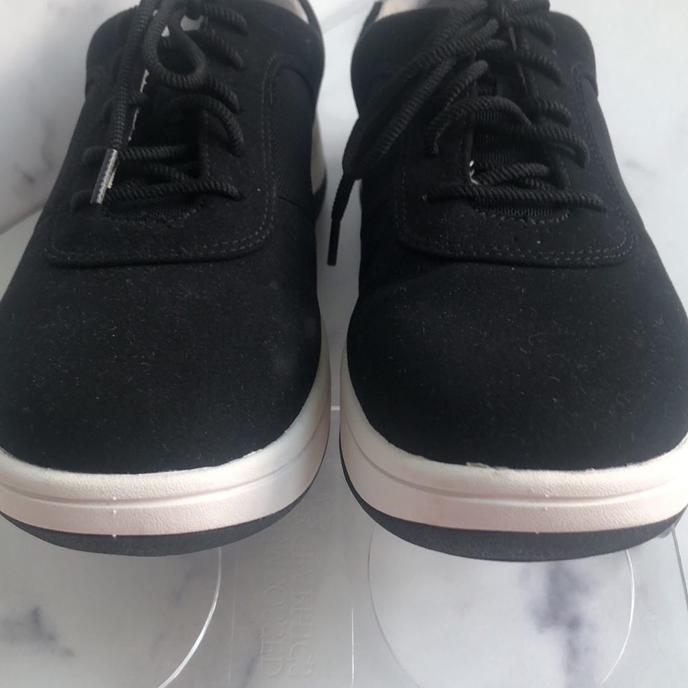 COPY - Clarks Cloudsteppers Black Snack Sneakers Size 7.5M lace up discontinued - Picture 2 of 12